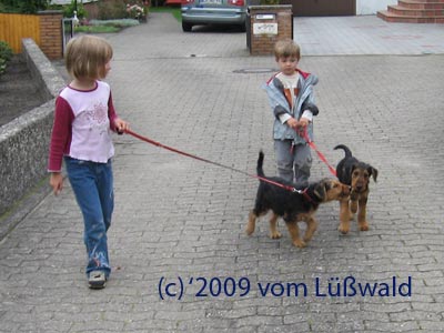 Pia und Niklas beim Spaziergang